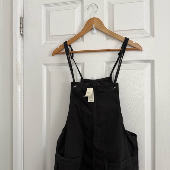 Aerie NWT Charcoal Denim Overall Shorts - Picture 8 of 8